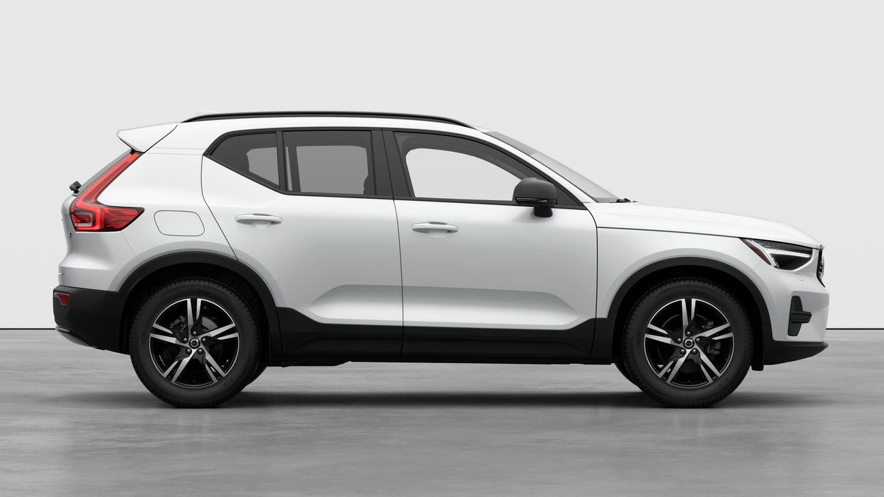 Volvo XC40 B5 AWD Core Dark Theme 2026-6