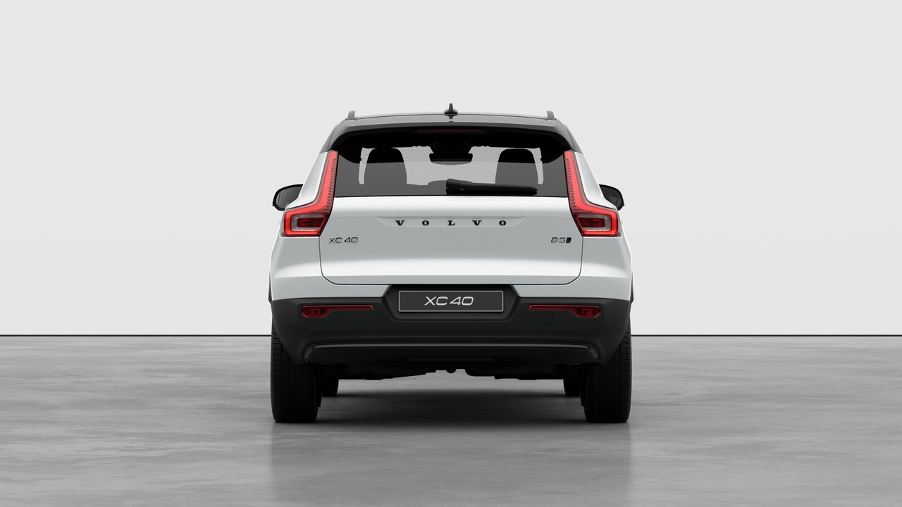 2026 Volvo XC40 B5 AWD Ultra Black Edition-5