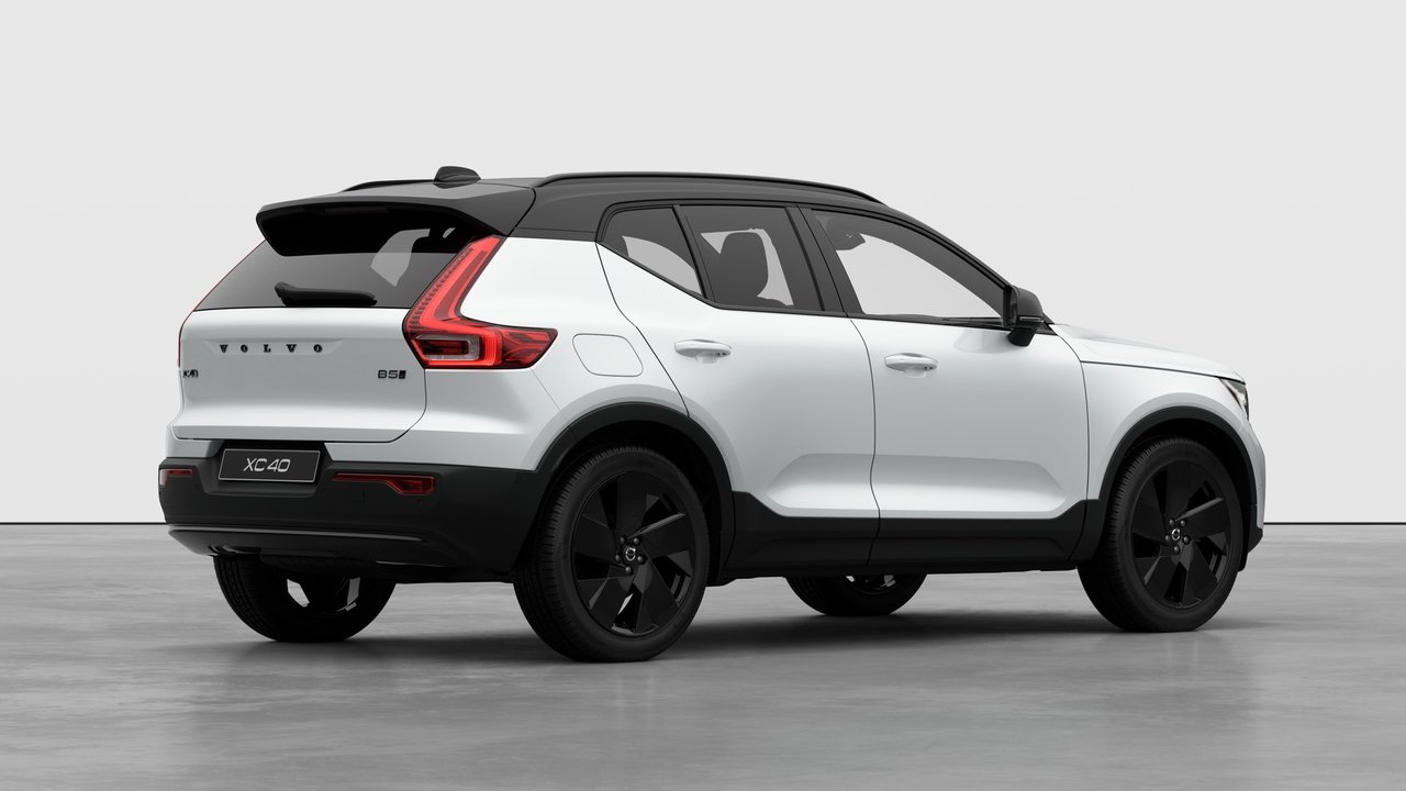 2026 Volvo XC40 B5 AWD Ultra Black Edition-3