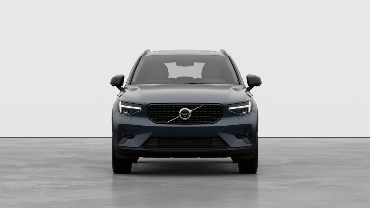 2026 Volvo XC40 B5 AWD Plus Dark Theme-4