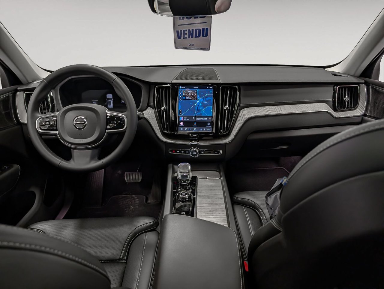 2025 Volvo XC60 Plug-In Hybrid T8 AWD Ultra Dark Theme-12