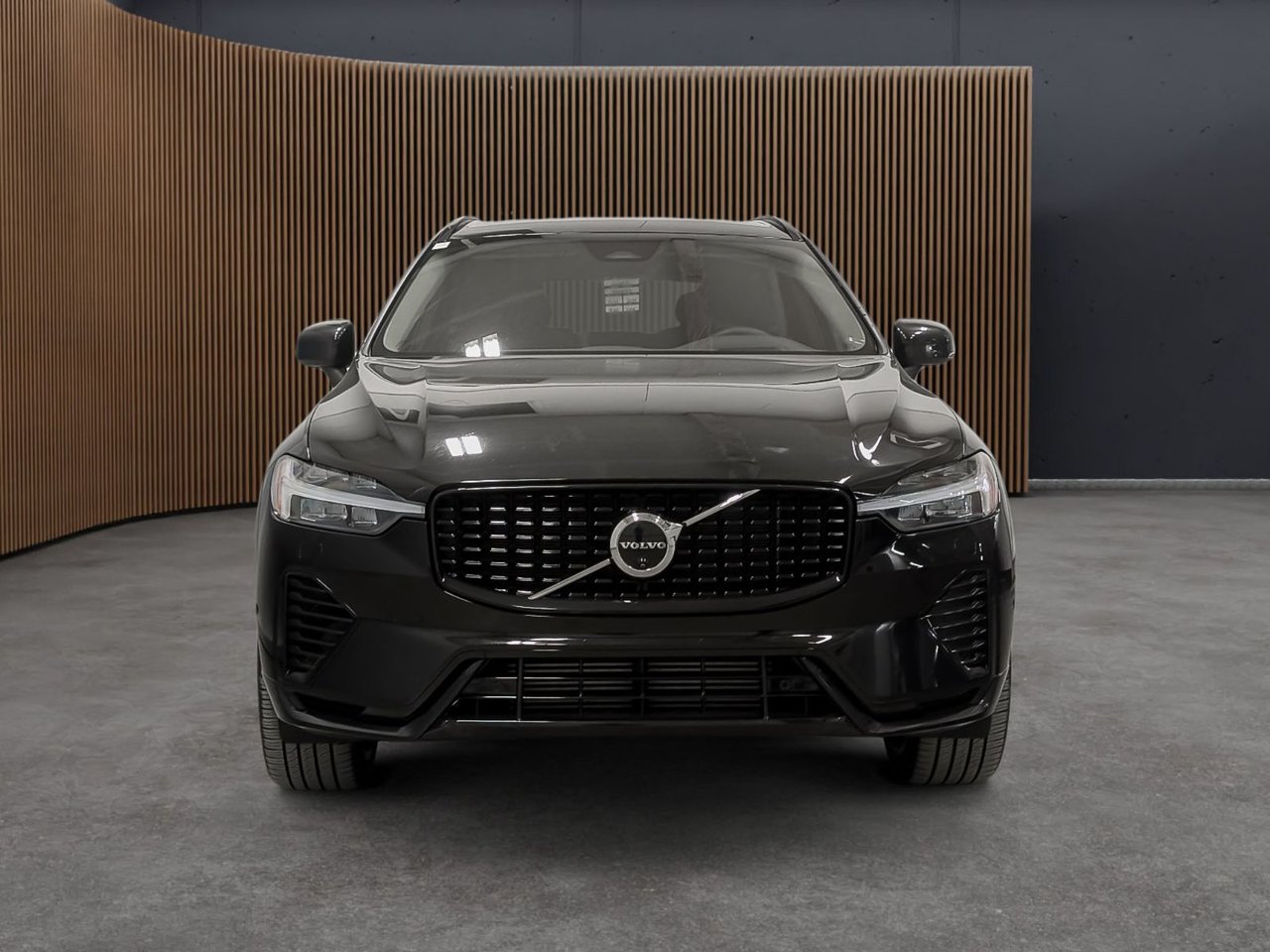 2025 Volvo XC60 Plug-In Hybrid T8 AWD Ultra Dark Theme-2