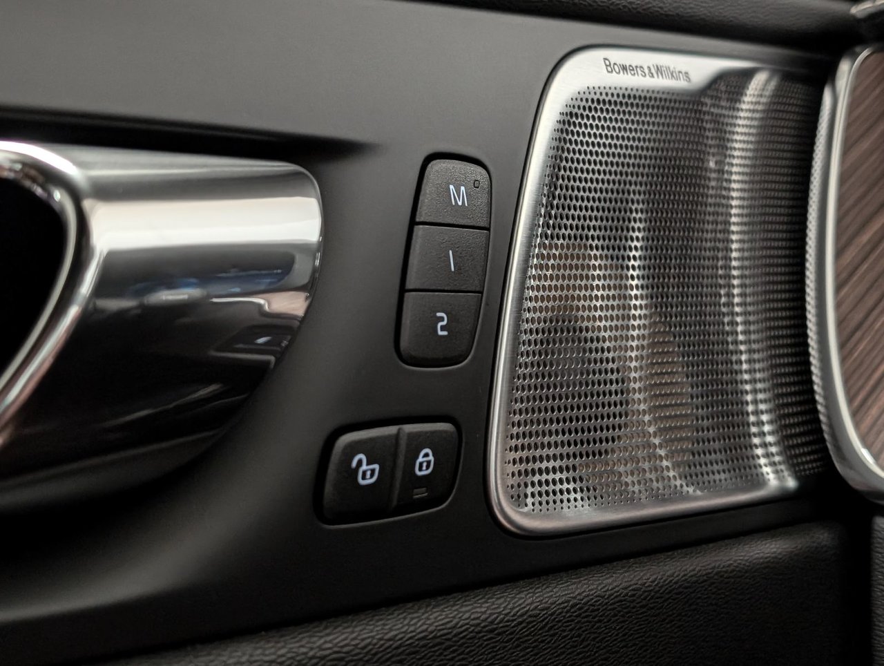 Volvo XC60 T8 eAWD Inscription 2018-23