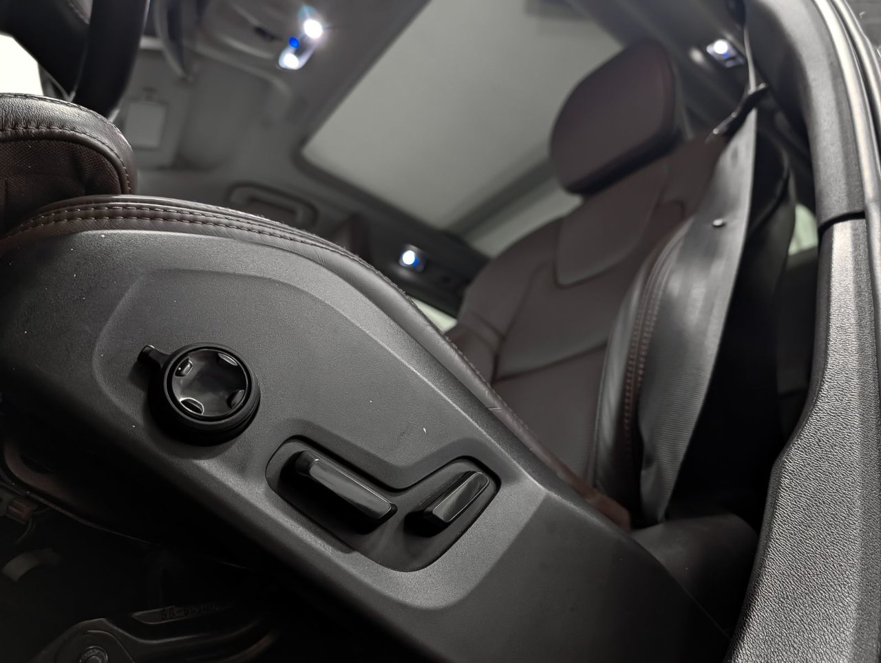 Volvo XC60 T6 AWD Inscription 2019-9