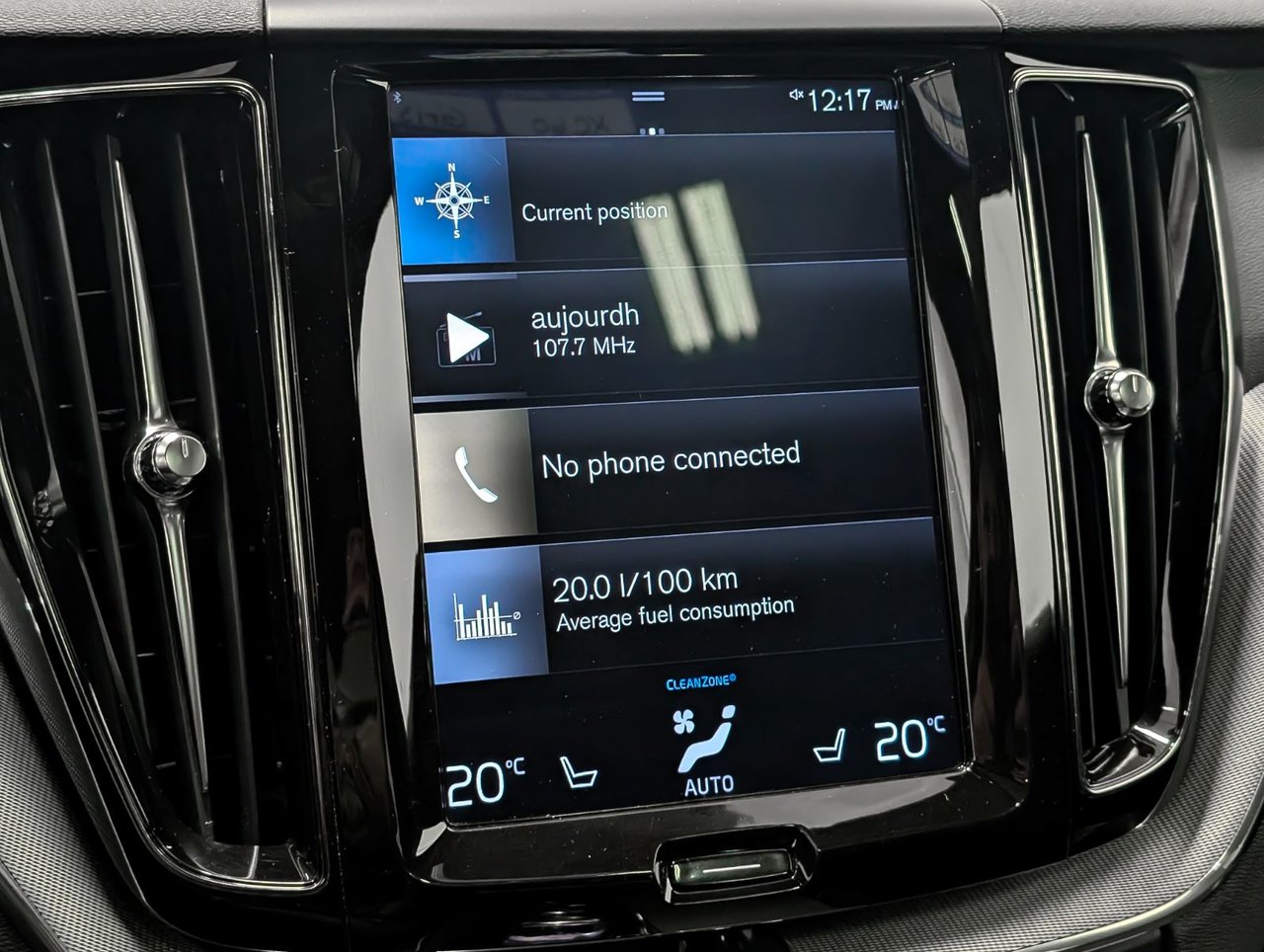 2019 Volvo XC60 T8 eAWD R-Design-11
