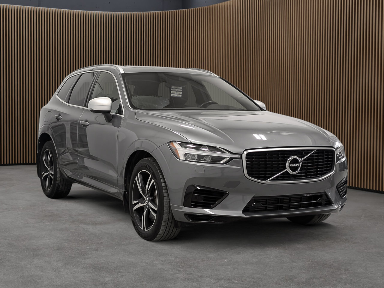 2019 Volvo XC60 T8 eAWD R-Design-3