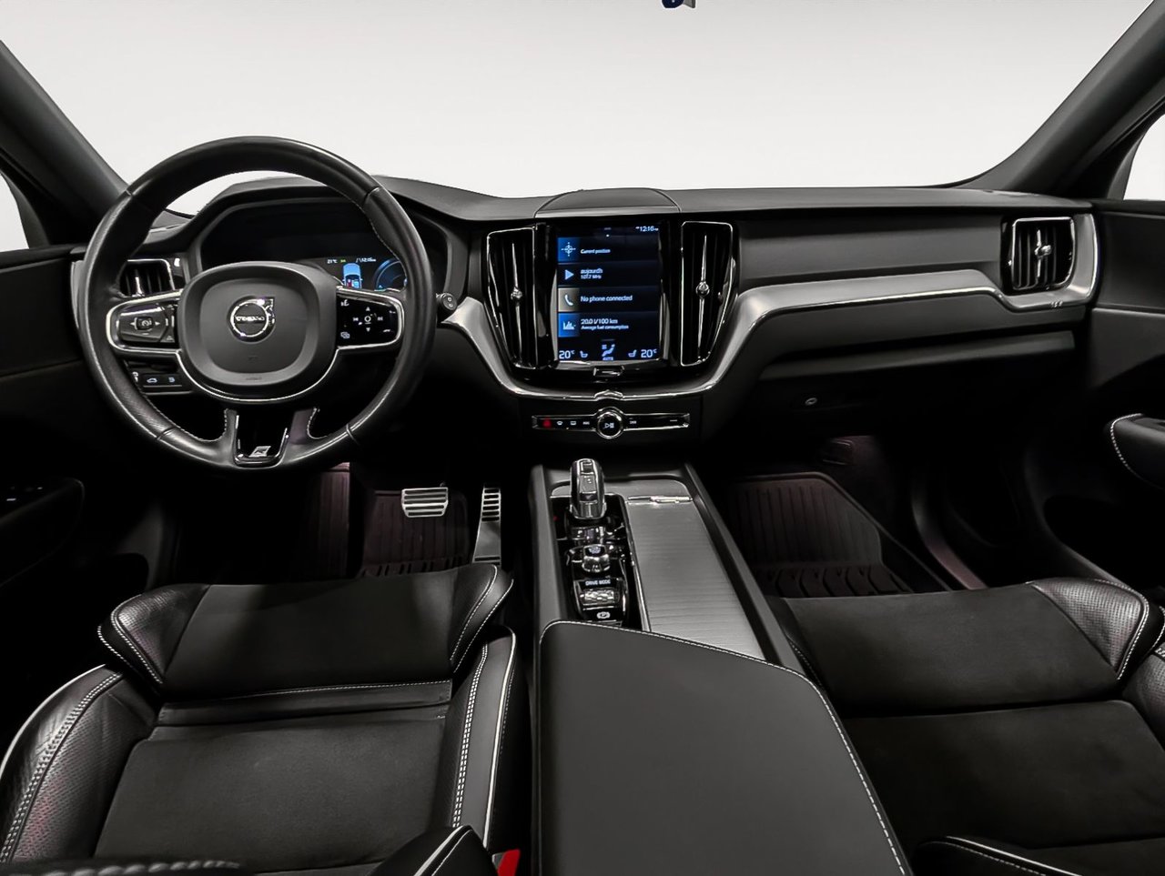 2019 Volvo XC60 T8 eAWD R-Design-9