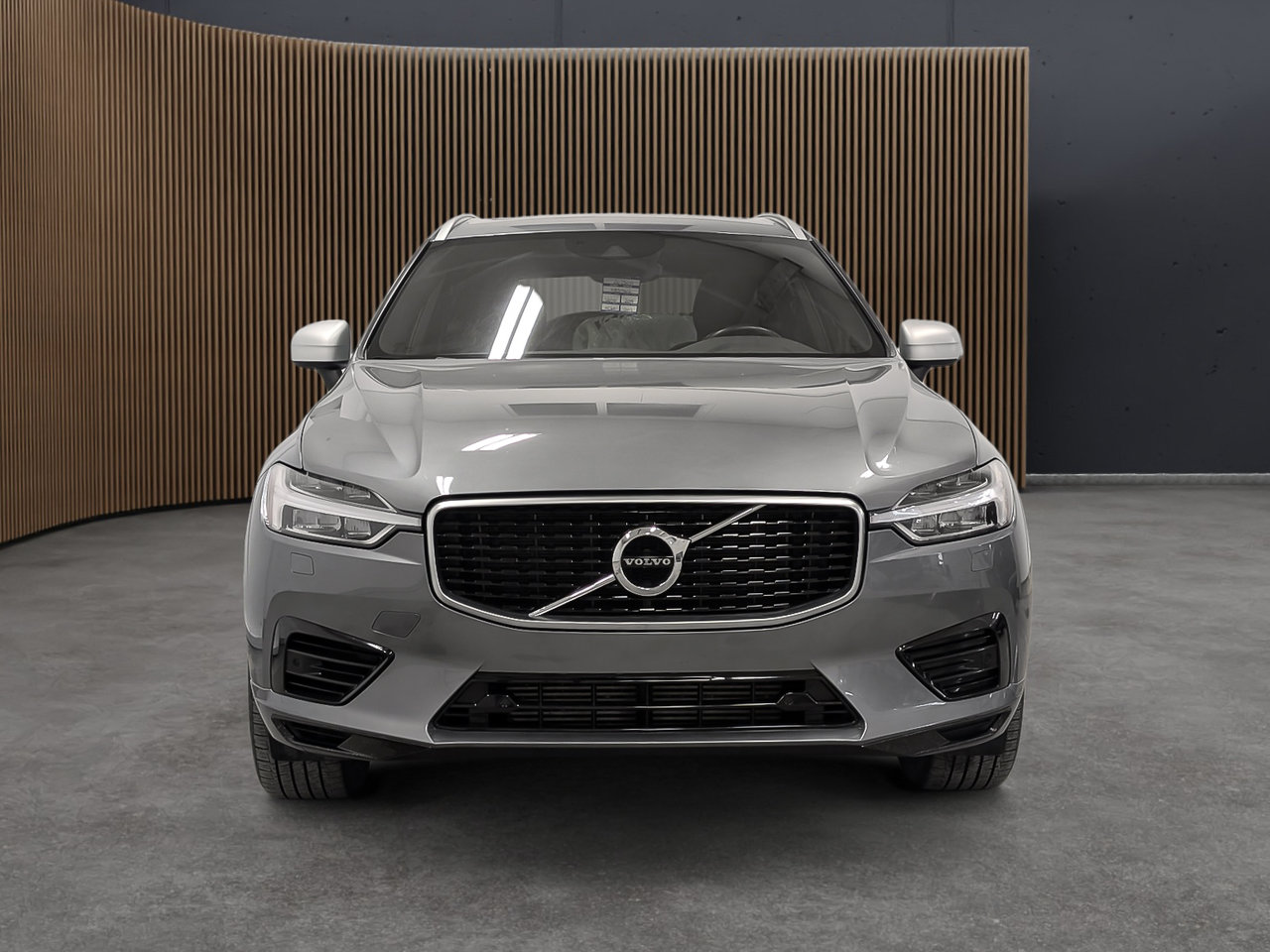 2019 Volvo XC60 T8 eAWD R-Design-2