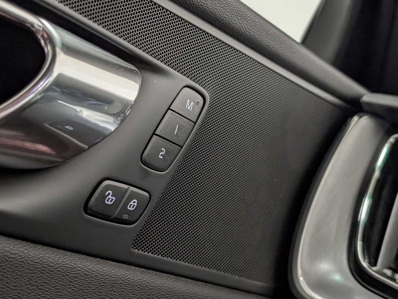 2019 Volvo XC60 T6 AWD Momentum-22