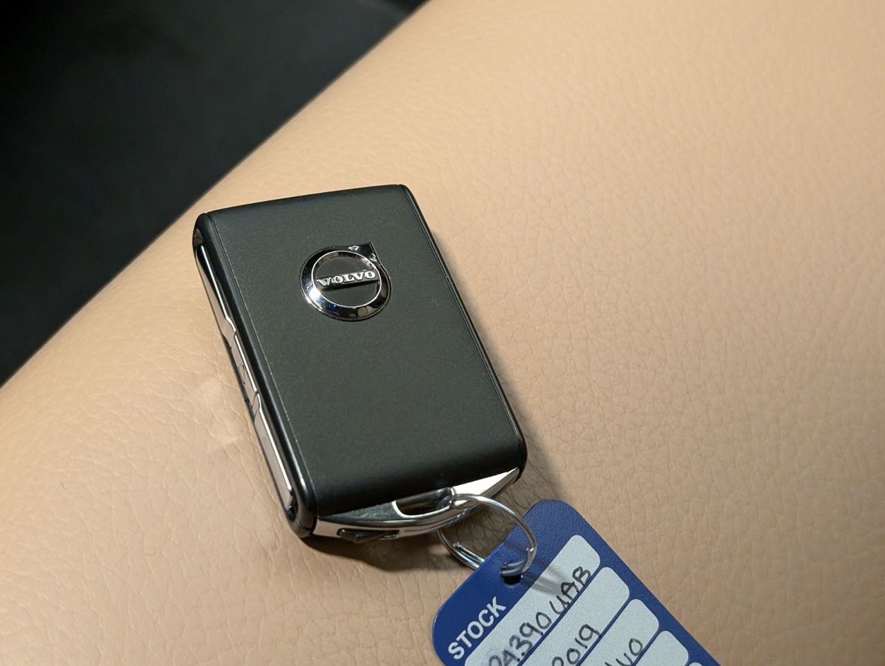 2019 Volvo XC60 T6 AWD Momentum-25