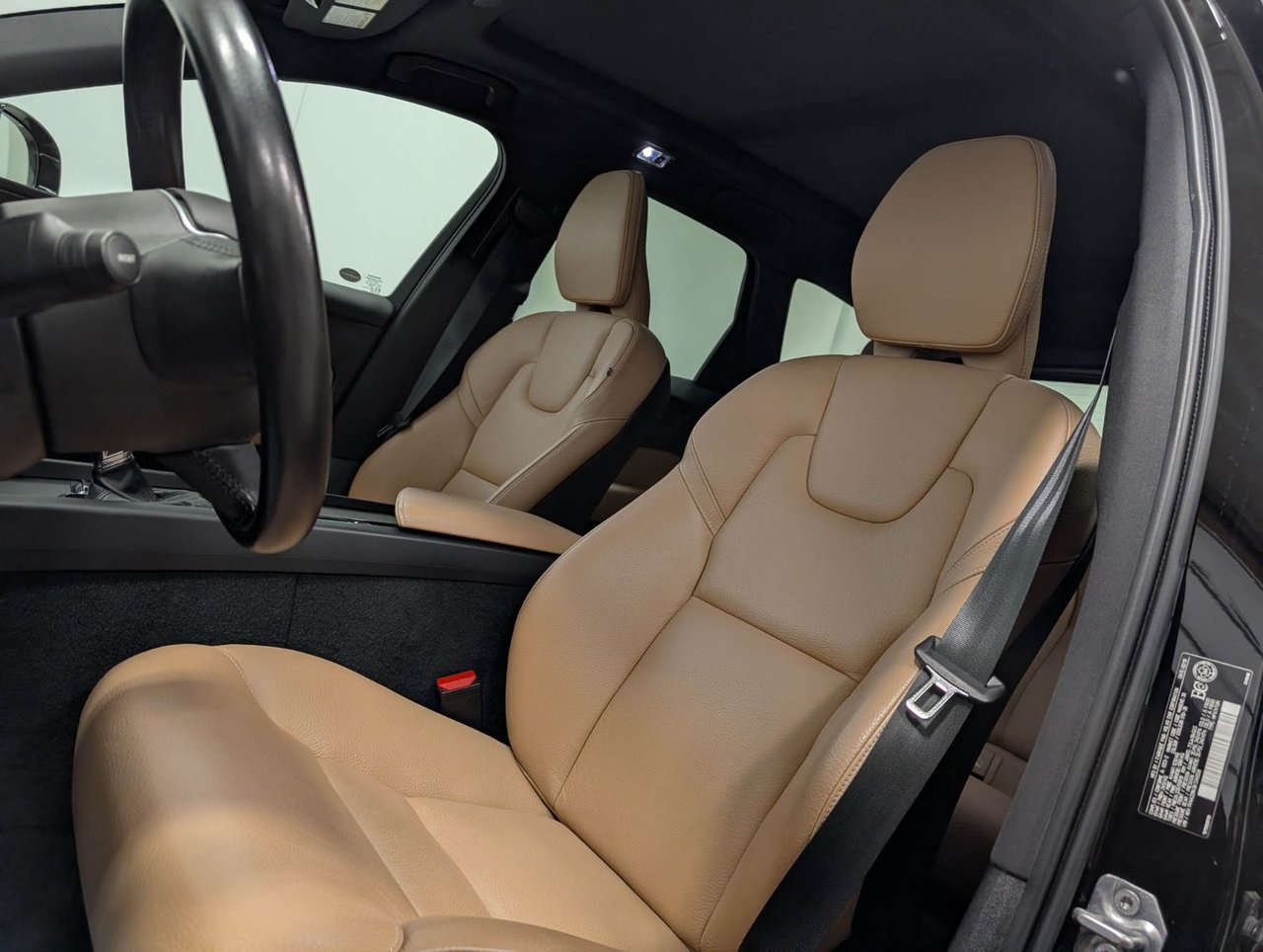 2019 Volvo XC60 T6 AWD Momentum-8