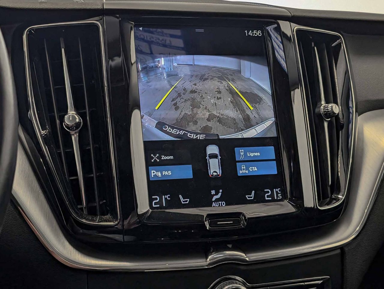 Volvo XC60 T5 AWD Momentum 2020-17