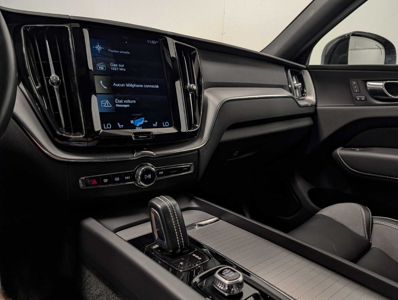 2020 Volvo XC60 T8 eAWD R-Design-11