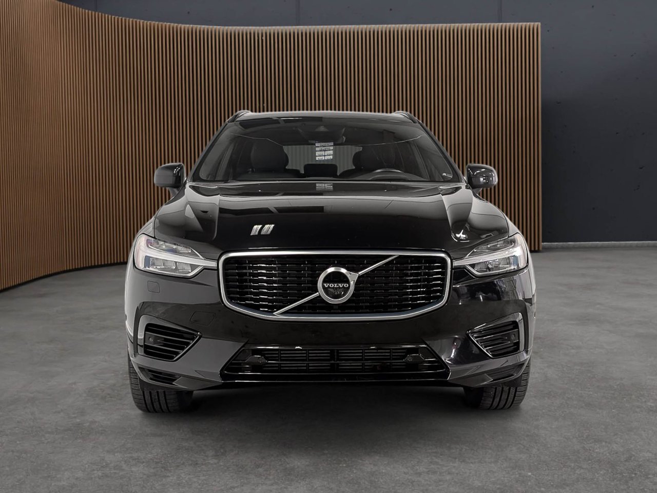 2020 Volvo XC60 T8 eAWD R-Design-1