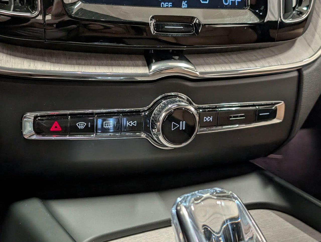 Volvo XC60 T8 eAWD Inscription 2020-17
