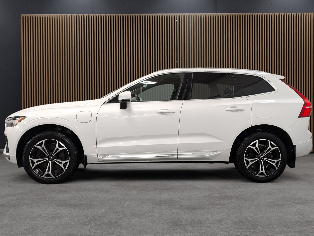 2022 Volvo XC60 Recharge Inscription Expression-1