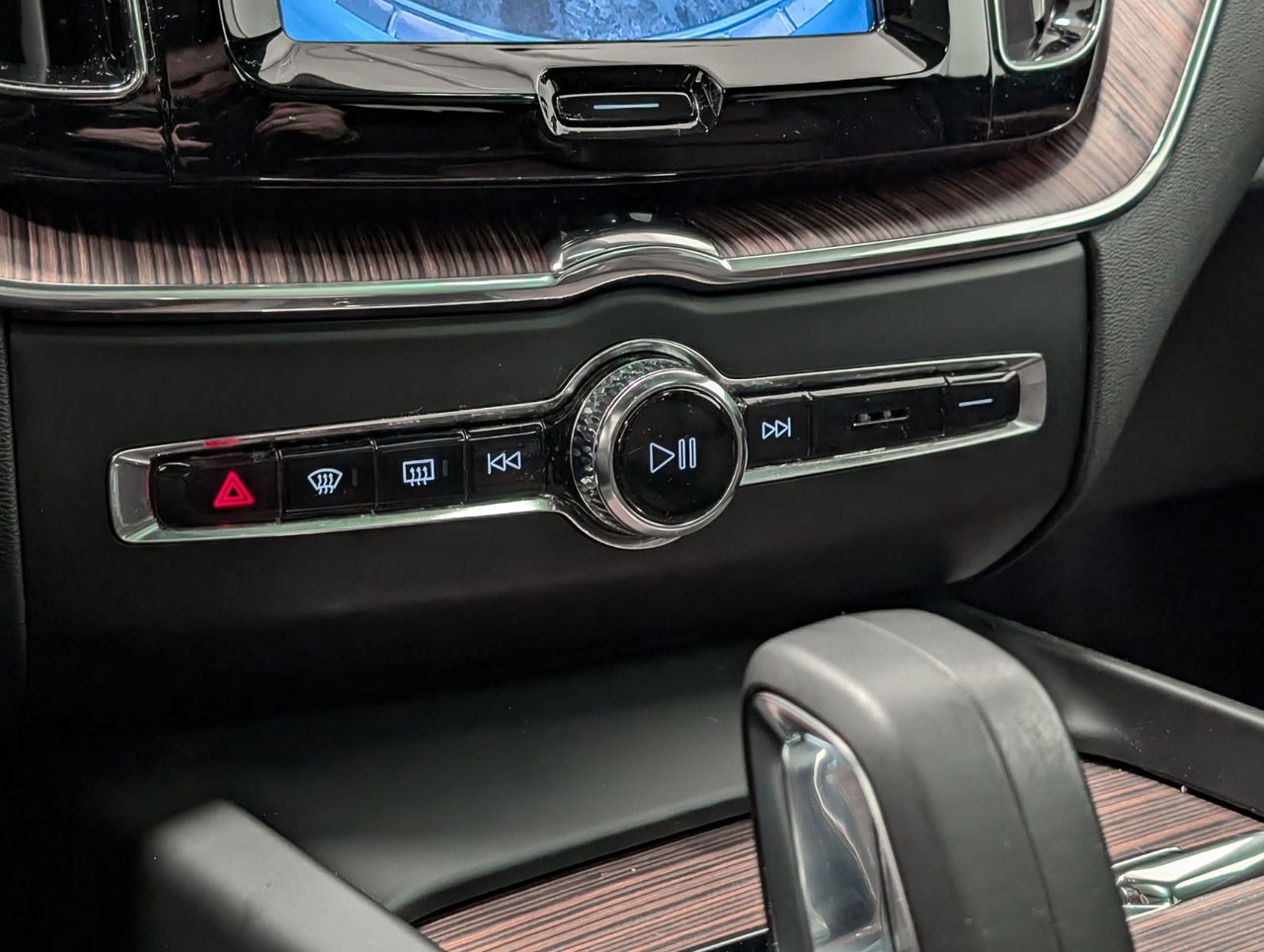 2022 Volvo XC60 Recharge Inscription Expression-16