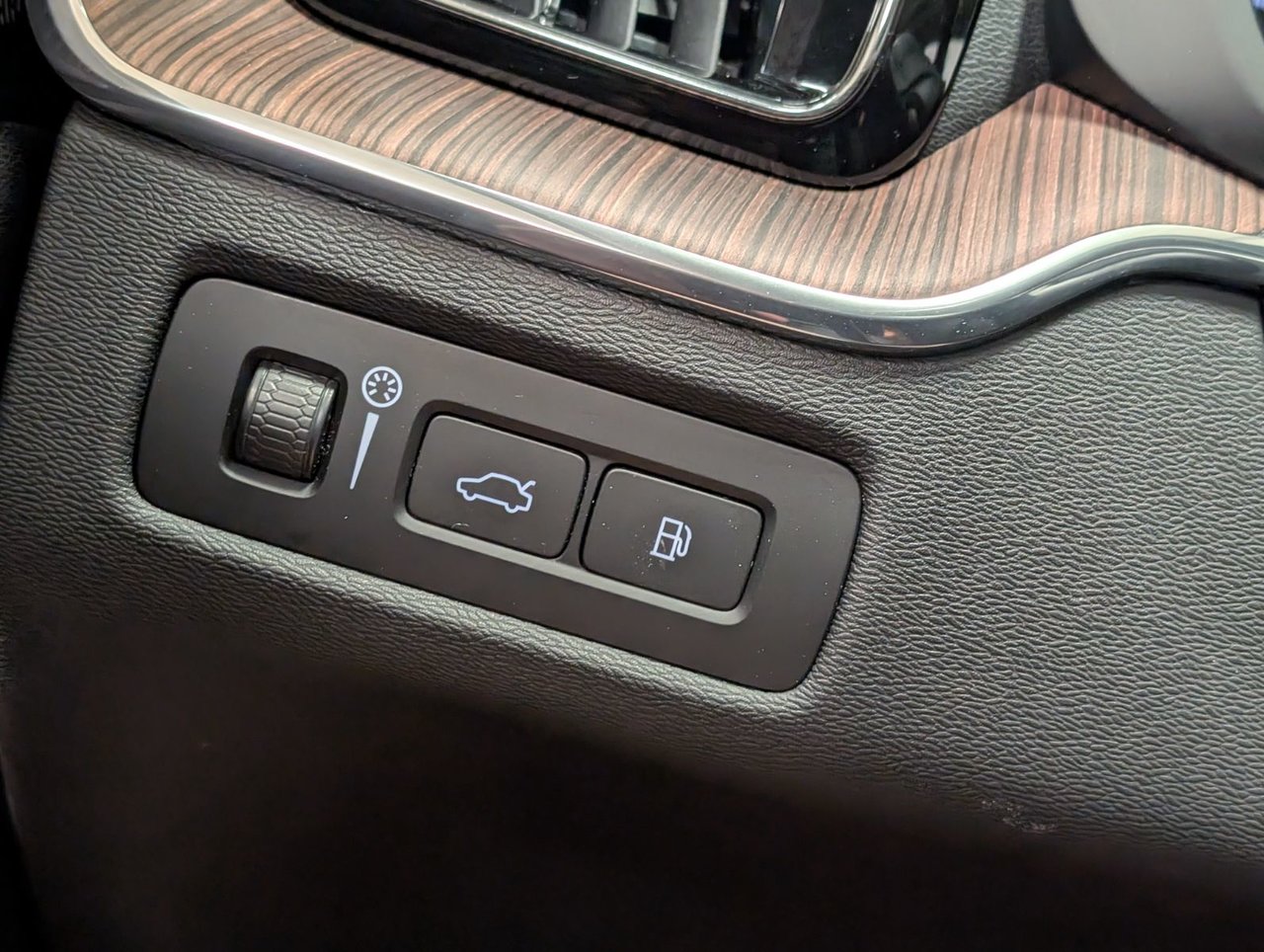 Volvo XC60 Recharge Inscription Expression 2022-19