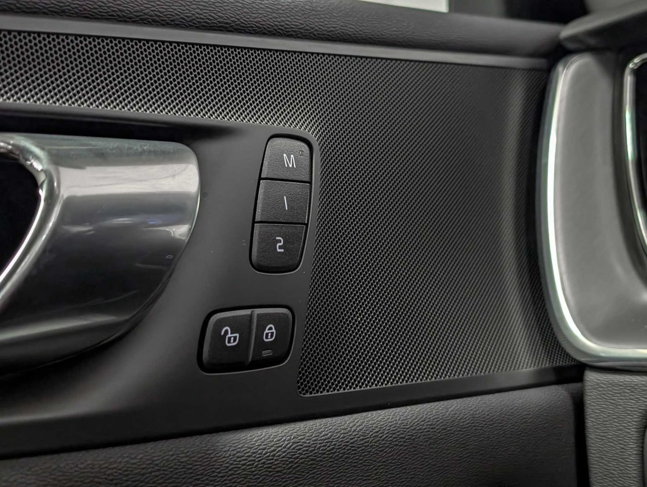 Volvo XC60 B5 AWD Momentum 2022-21