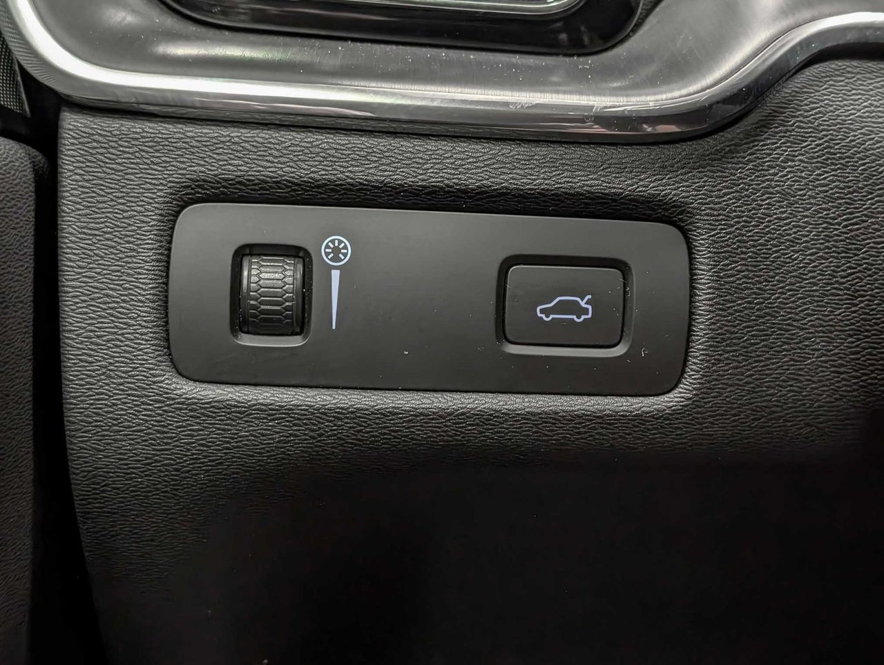 Volvo XC60 B5 AWD Momentum 2022-20