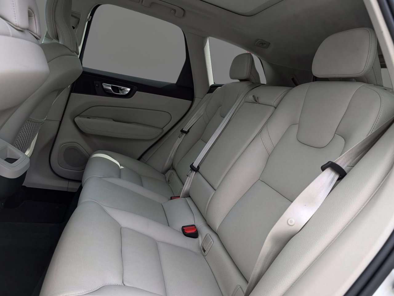Volvo XC60 B6 AWD Plus - Bright 2023-11