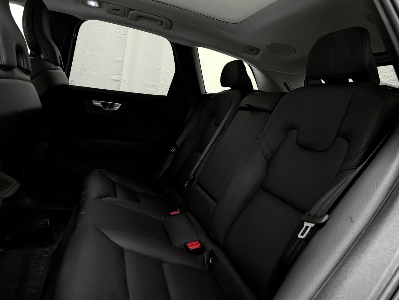 2023 Volvo XC60 B6 AWD Plus - Bright-10