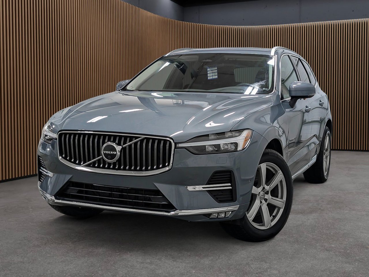 2023 Volvo XC60 B6 AWD Plus - Bright-0
