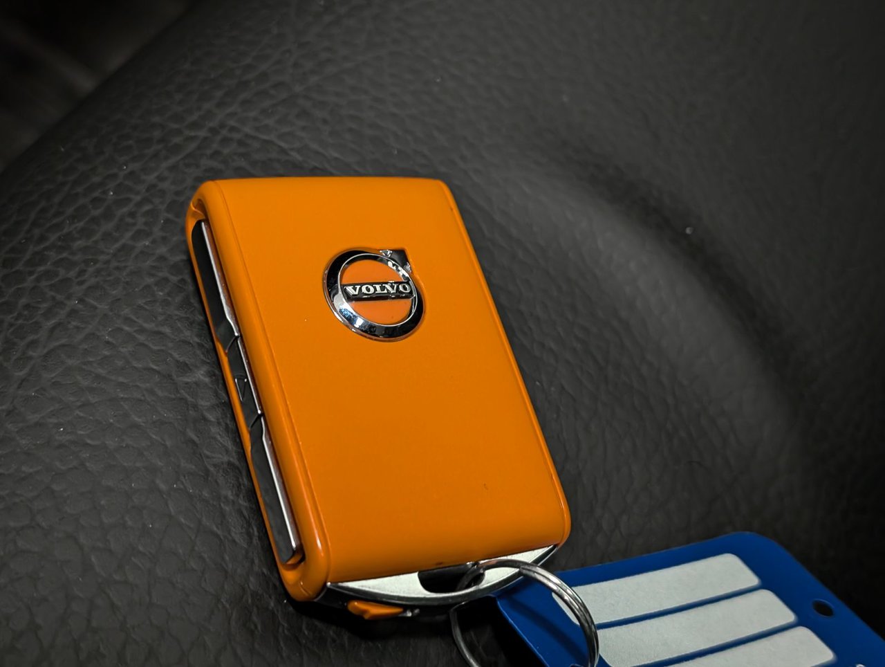 2023 Volvo XC60 B6 AWD Plus - Bright-24