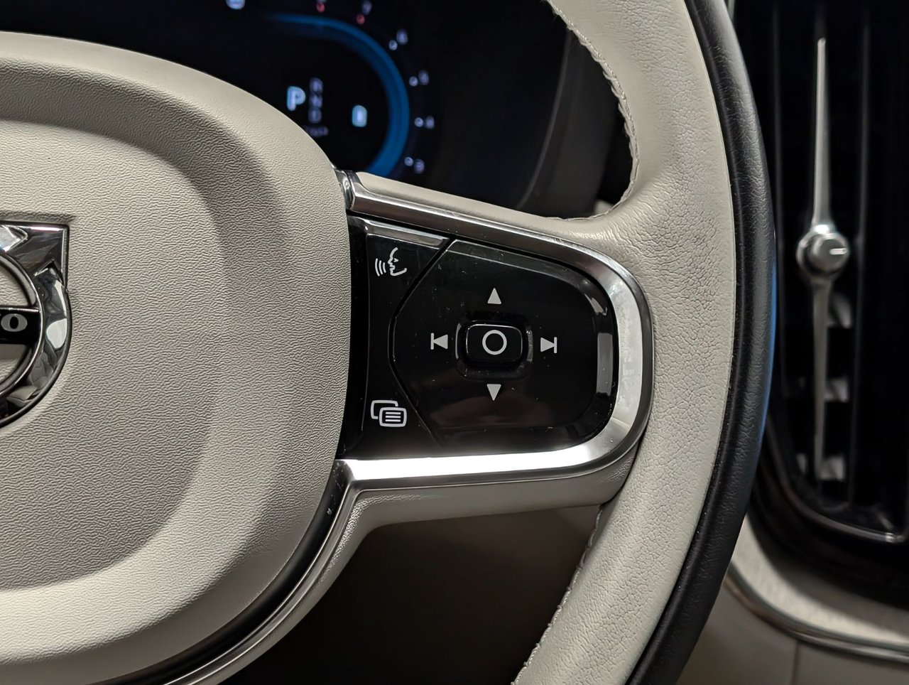 Volvo XC60 B6 AWD Plus - Dark 2023-20