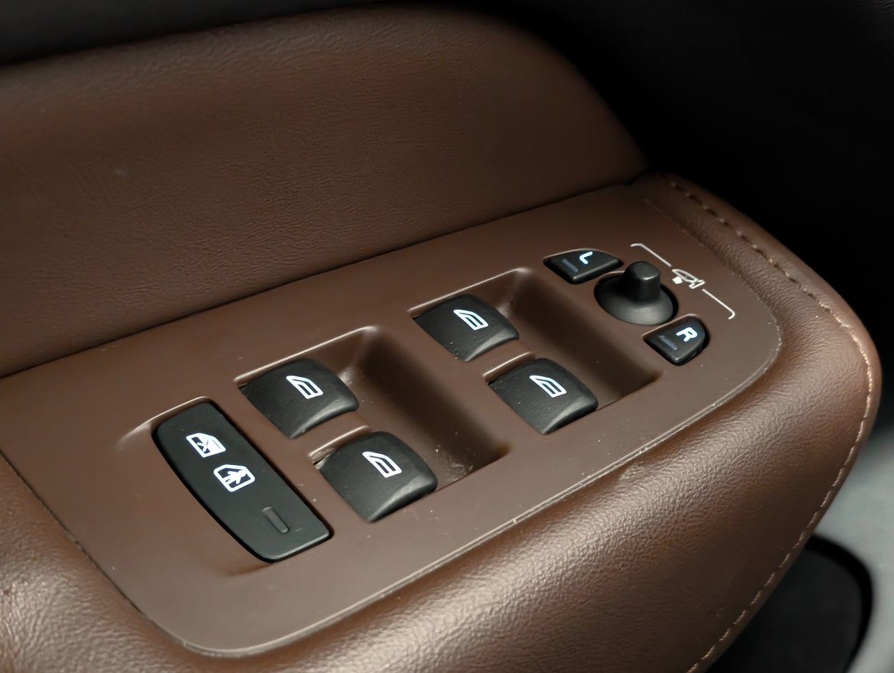 2023 Volvo XC60 Recharge Ultimate - Bright-22