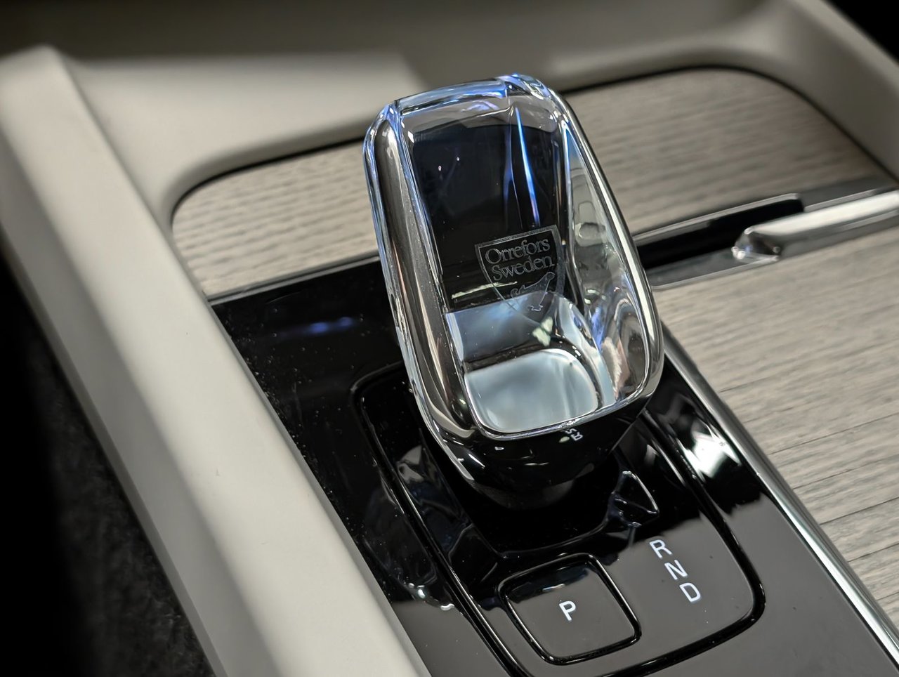 2023 Volvo XC60 B6 AWD Ultimate - Bright-16