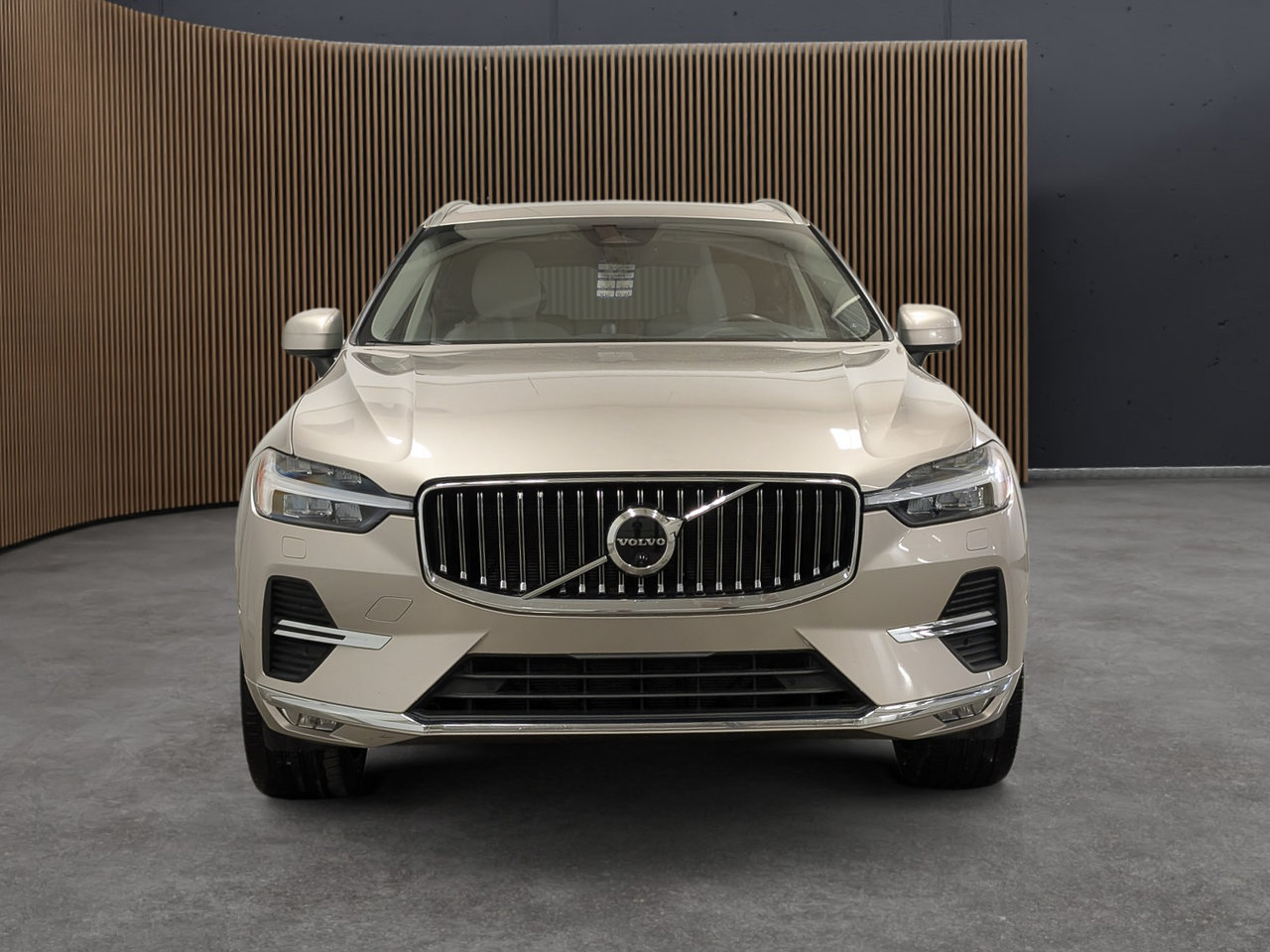 2023 Volvo XC60 B6 AWD Ultimate - Bright-2