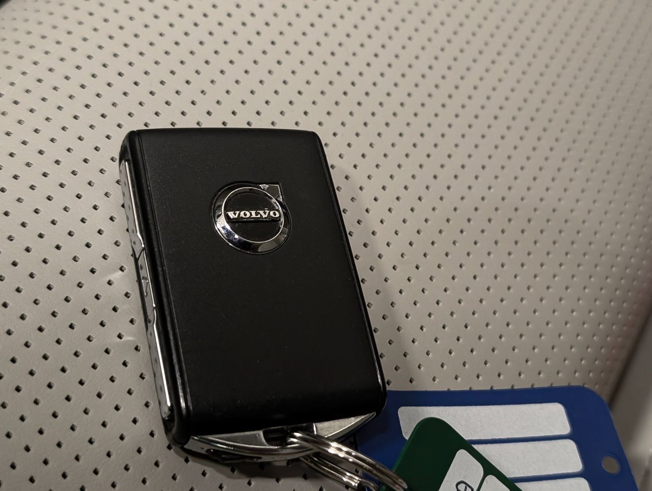 2023 Volvo XC60 B6 AWD Ultimate - Bright-26