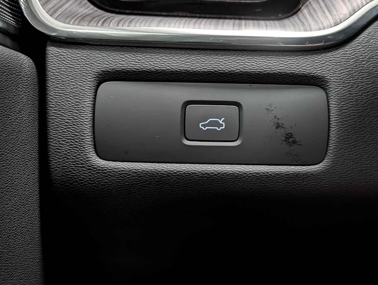 2023 Volvo XC60 B6 AWD Ultimate - Dark-21