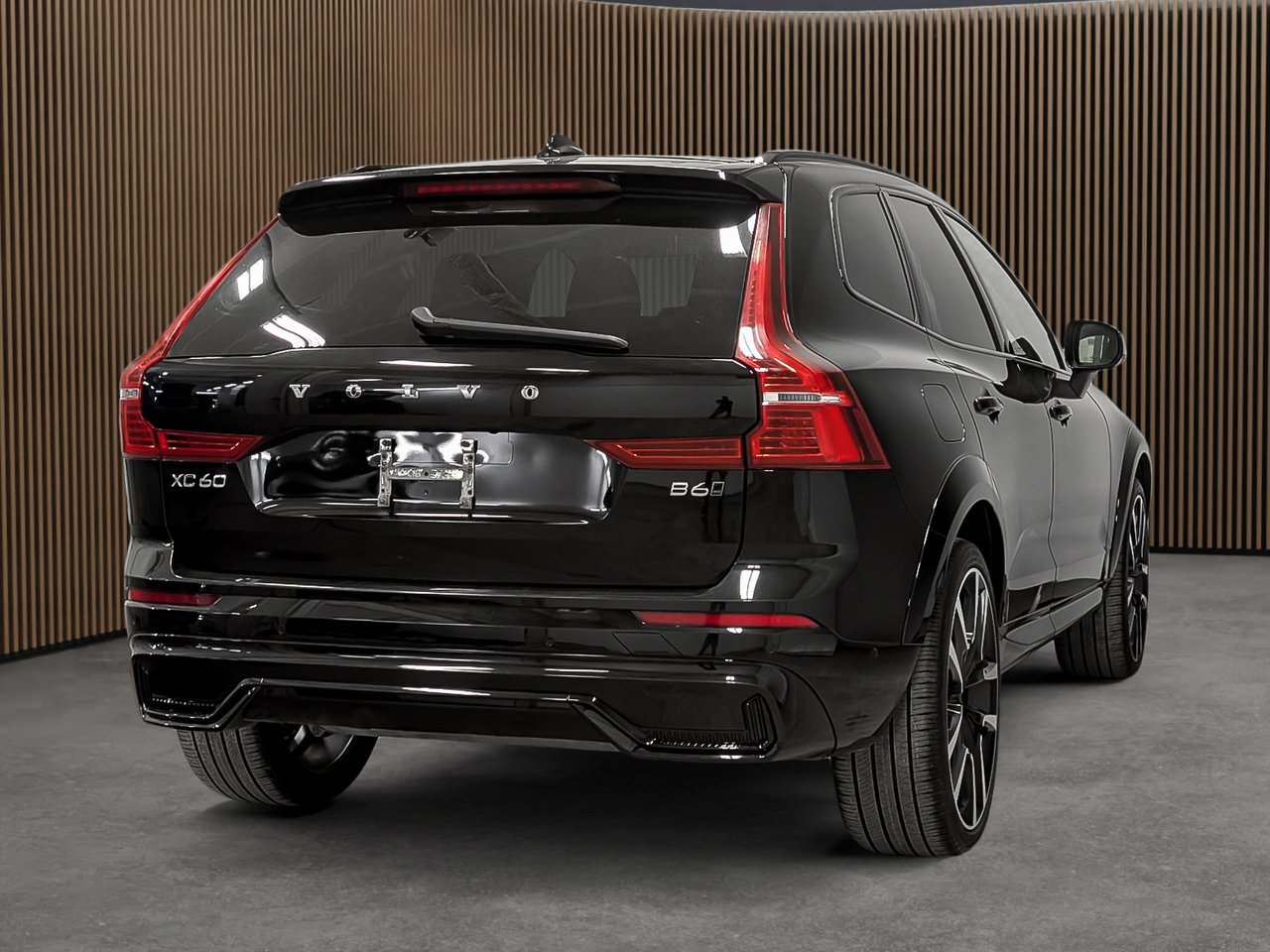 2023 Volvo XC60 B6 AWD Ultimate - Dark-6