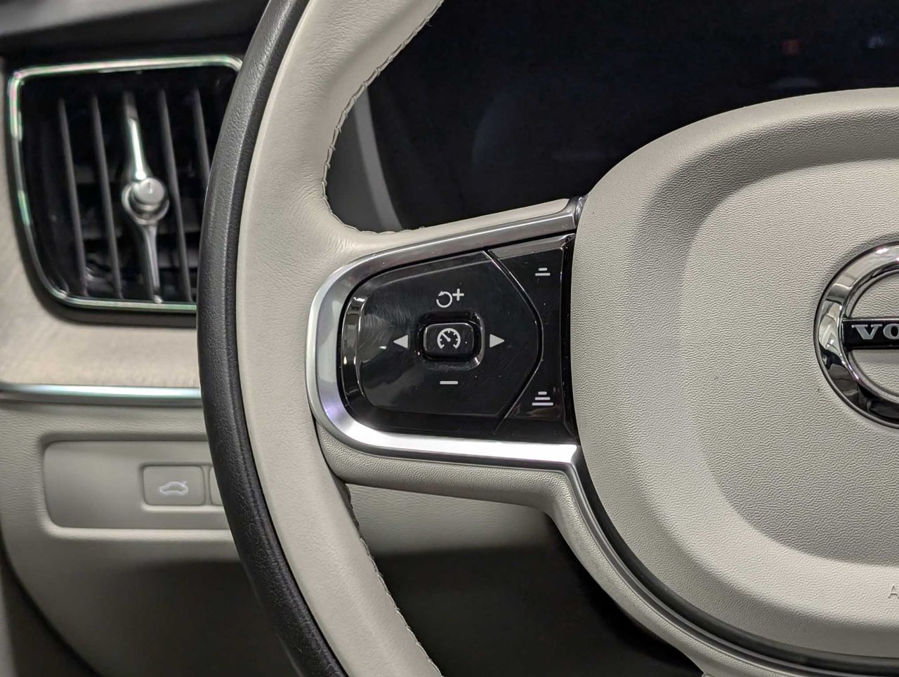 2023 Volvo XC60 Recharge Plus - Bright-20