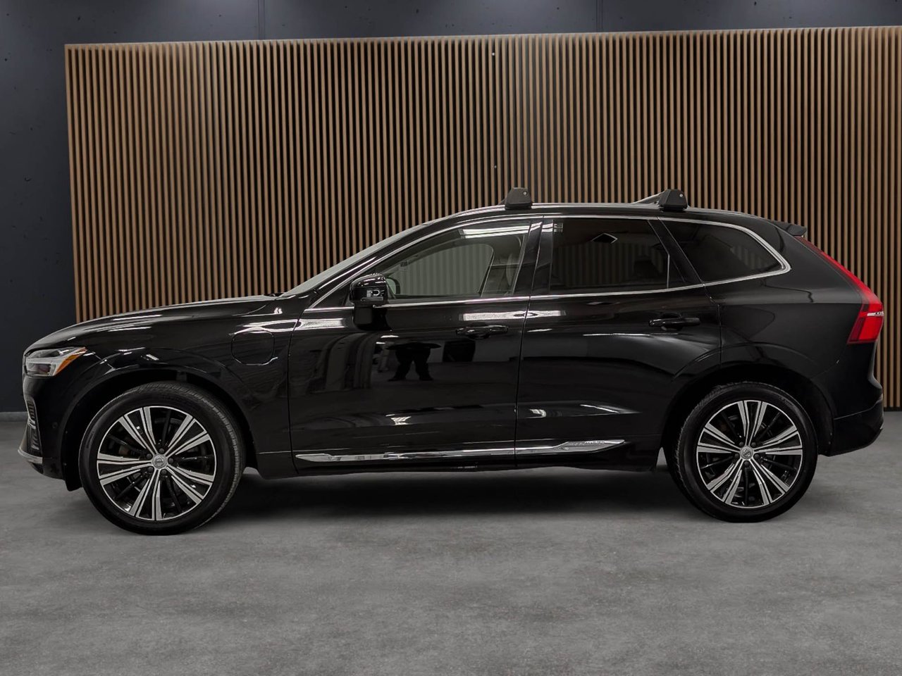2023 Volvo XC60 Recharge Plus - Bright-1