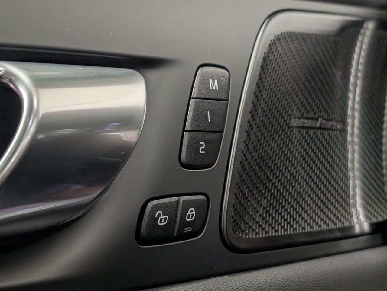 Volvo XC60 Recharge Ultimate - Bright 2023-19