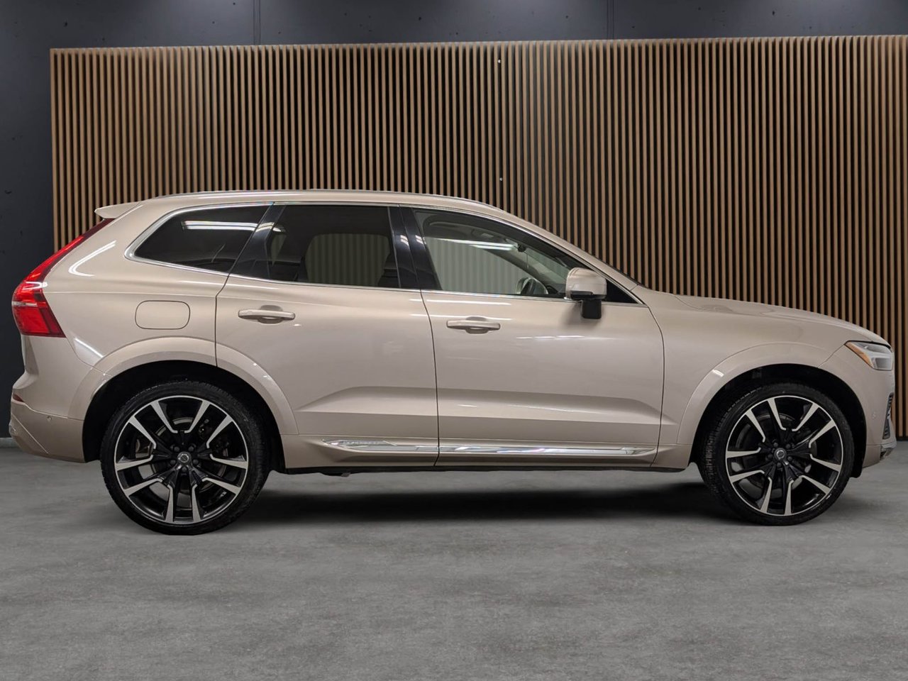 Volvo XC60 Recharge Ultimate - Bright 2023-6