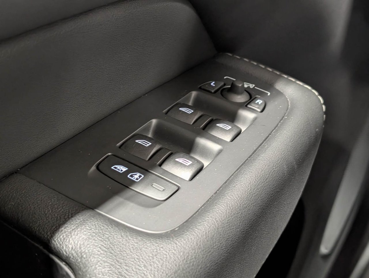 Volvo XC60 Recharge Ultimate - Bright 2023-16