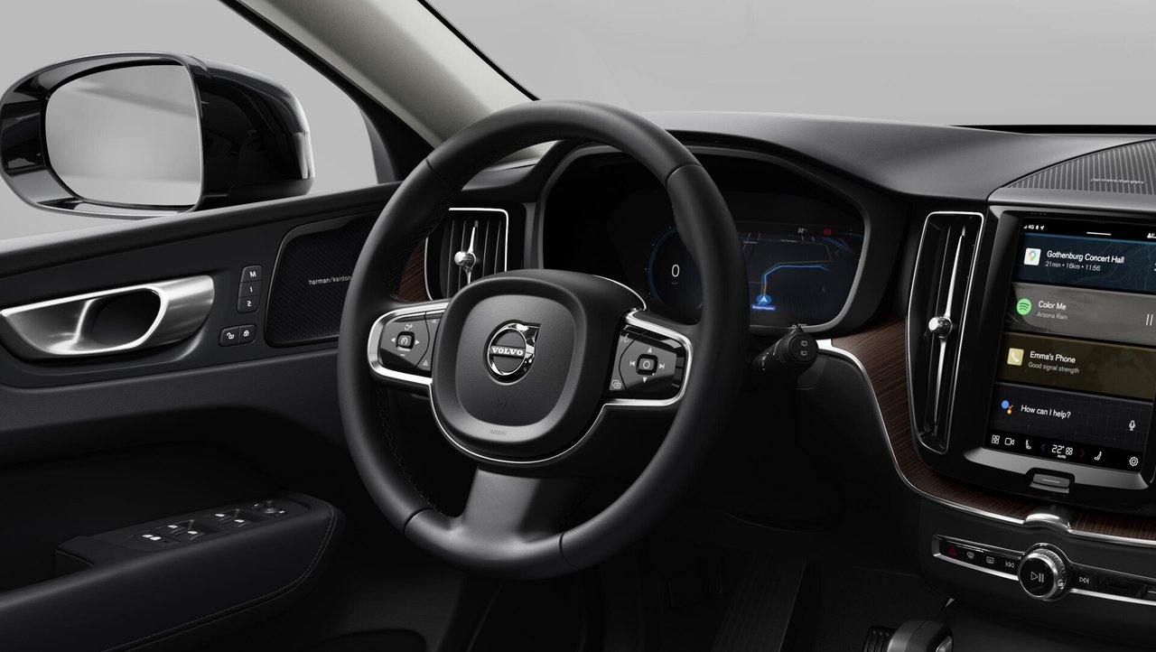 2024 Volvo XC60 B5 AWD Plus Dark Theme-11