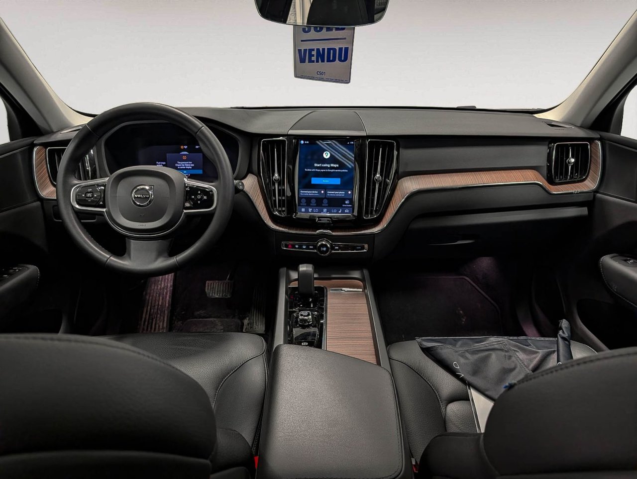 2024 Volvo XC60 B5 AWD Plus Dark Theme-11