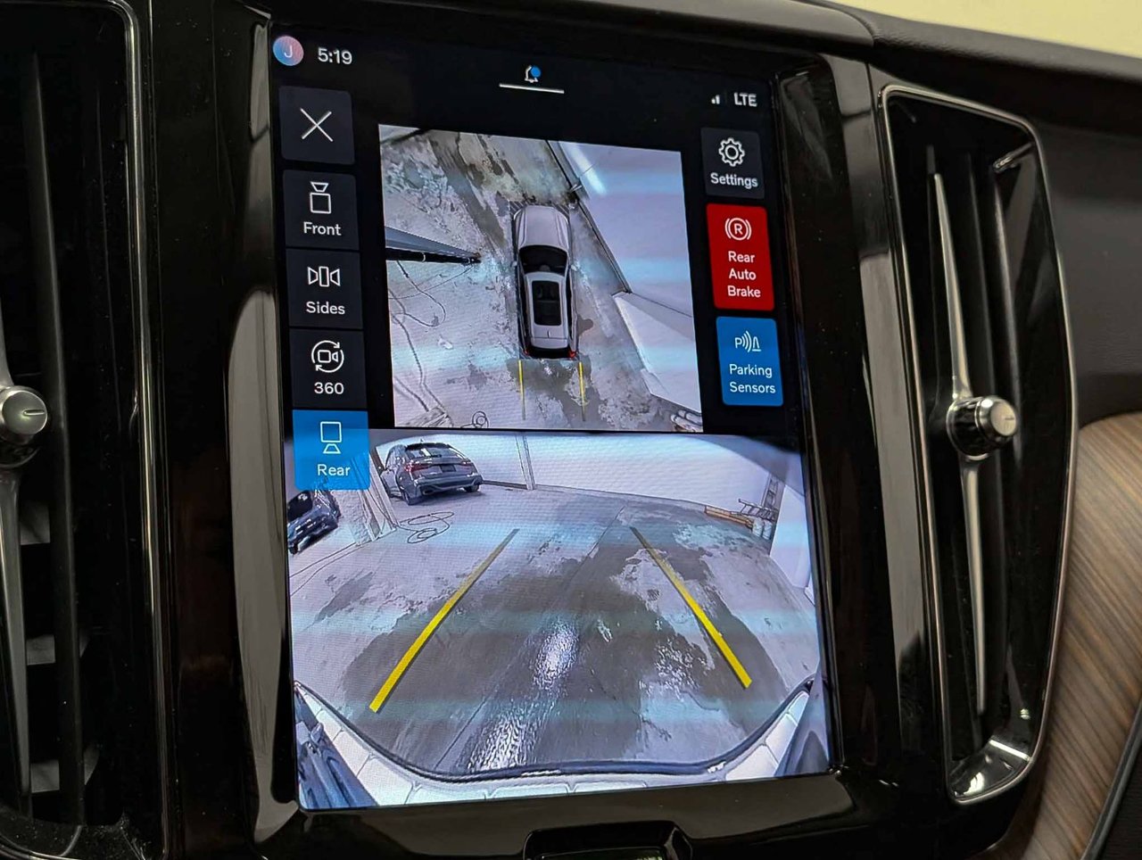 2024 Volvo XC60 B5 AWD Plus Dark Theme-22