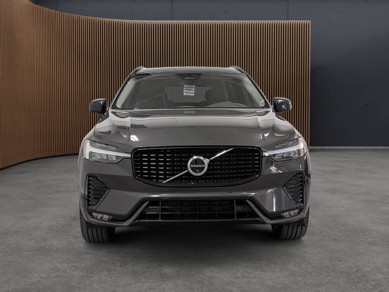 Volvo XC60 B5 AWD Plus Dark Theme 2024-1