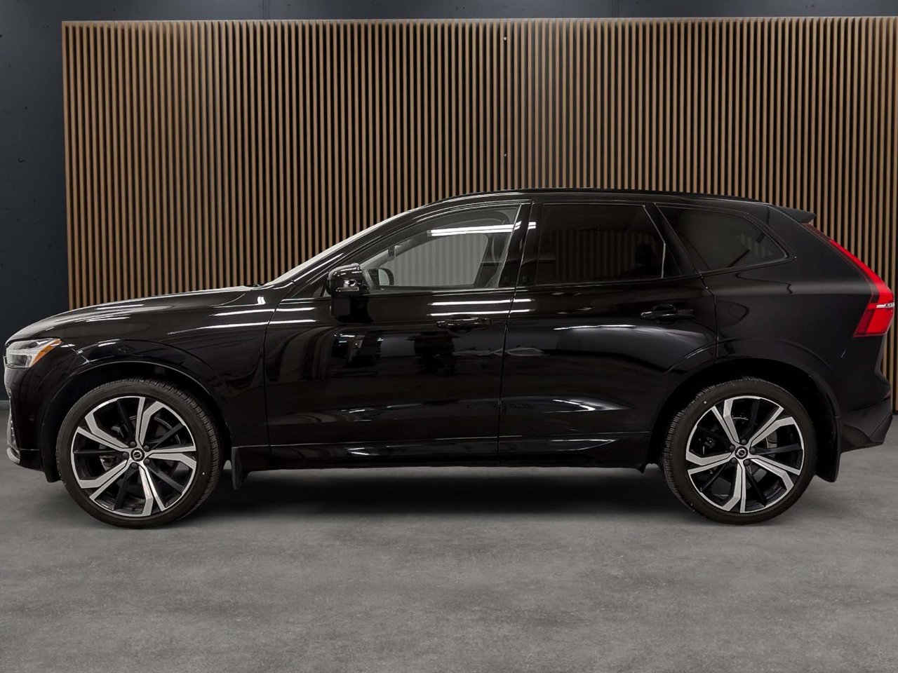Volvo XC60 B5 AWD Ultimate Dark Theme 2024-1