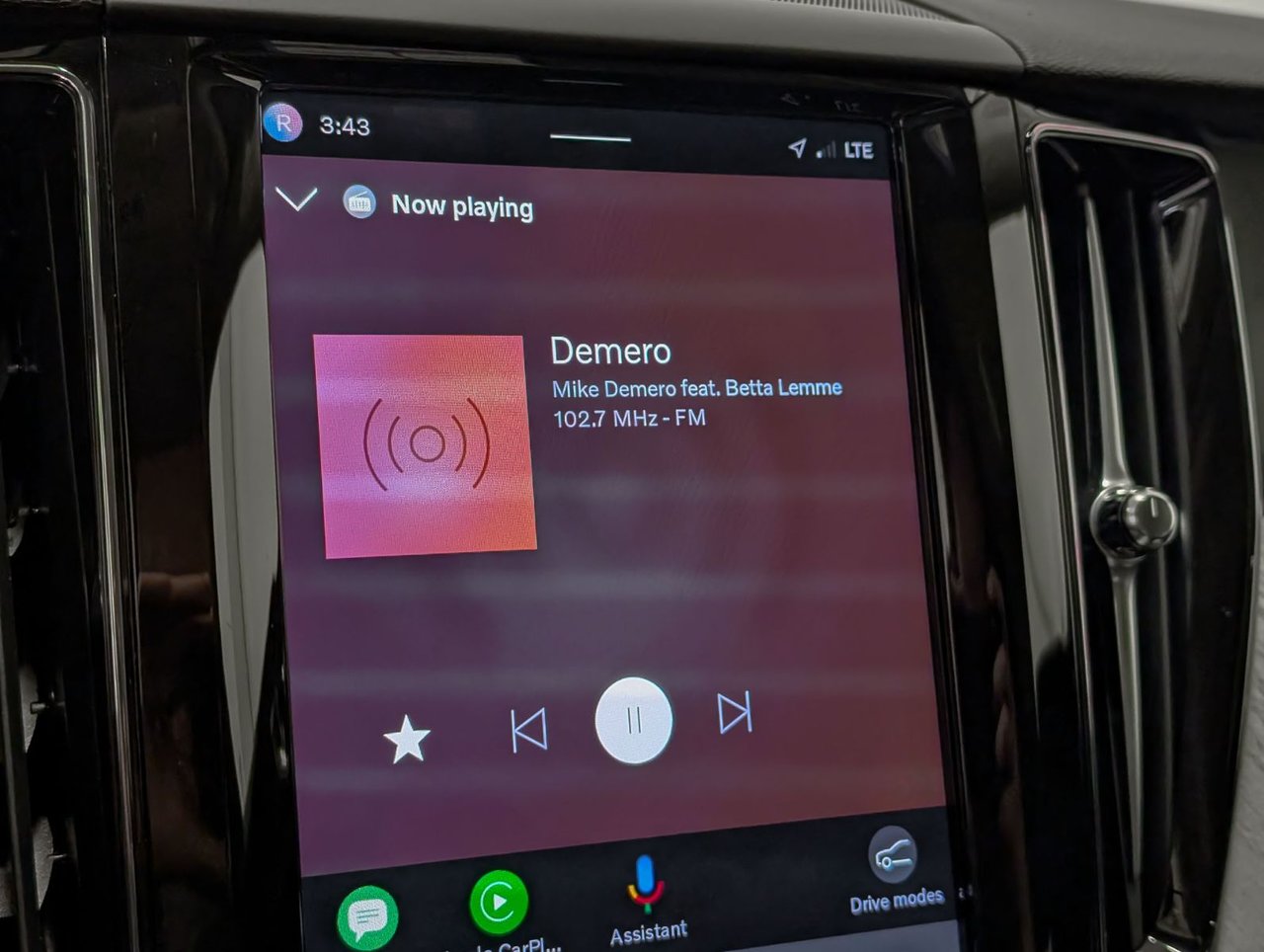 Volvo XC60 B5 AWD Plus Dark Theme 2025-13