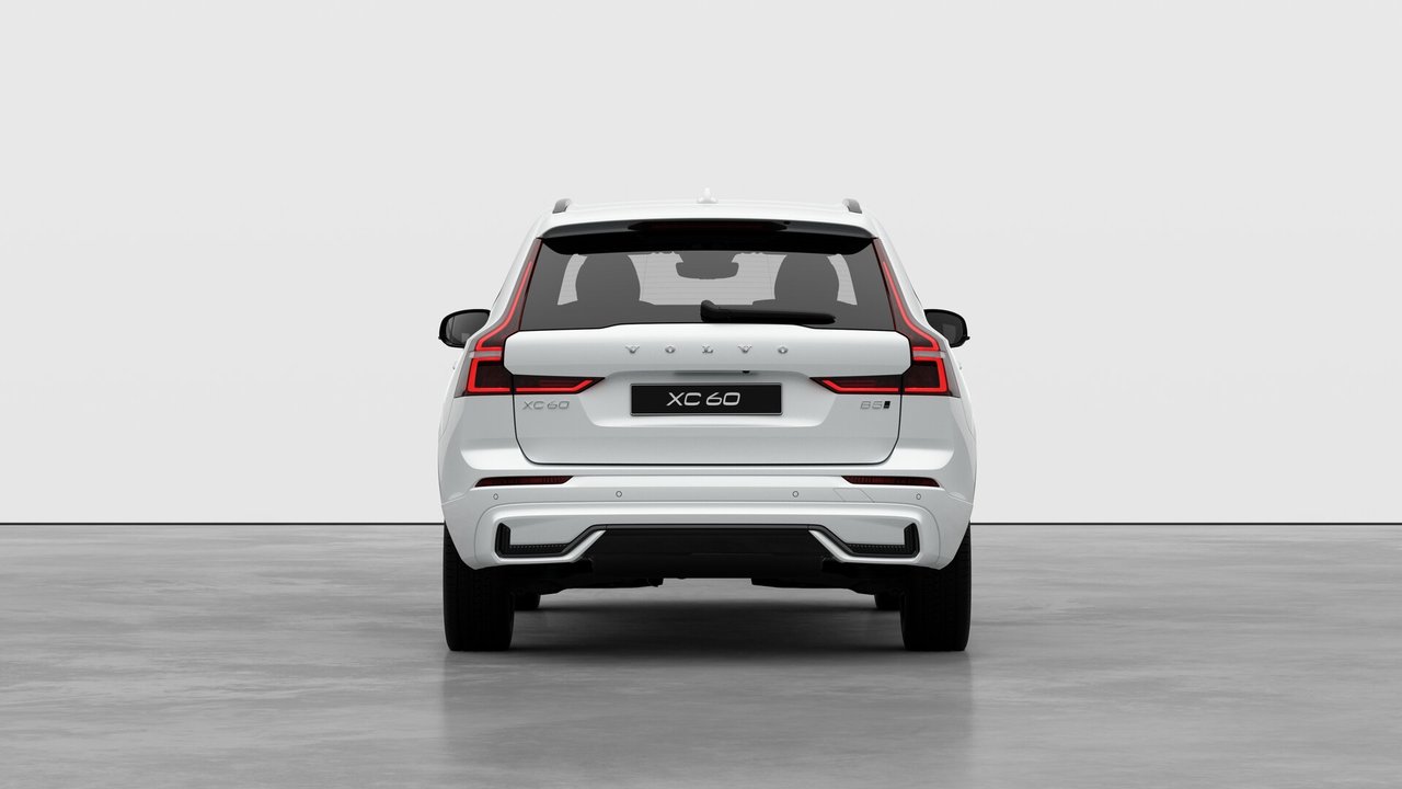 2026 Volvo XC60 B5 AWD Core Dark Theme-5