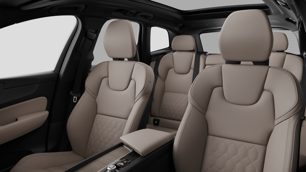 2027 Volvo XC60 B5 AWD Plus Dark Theme-11