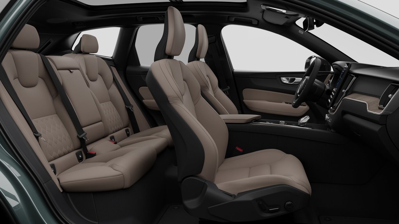 2027 Volvo XC60 B5 AWD Plus Dark Theme-12