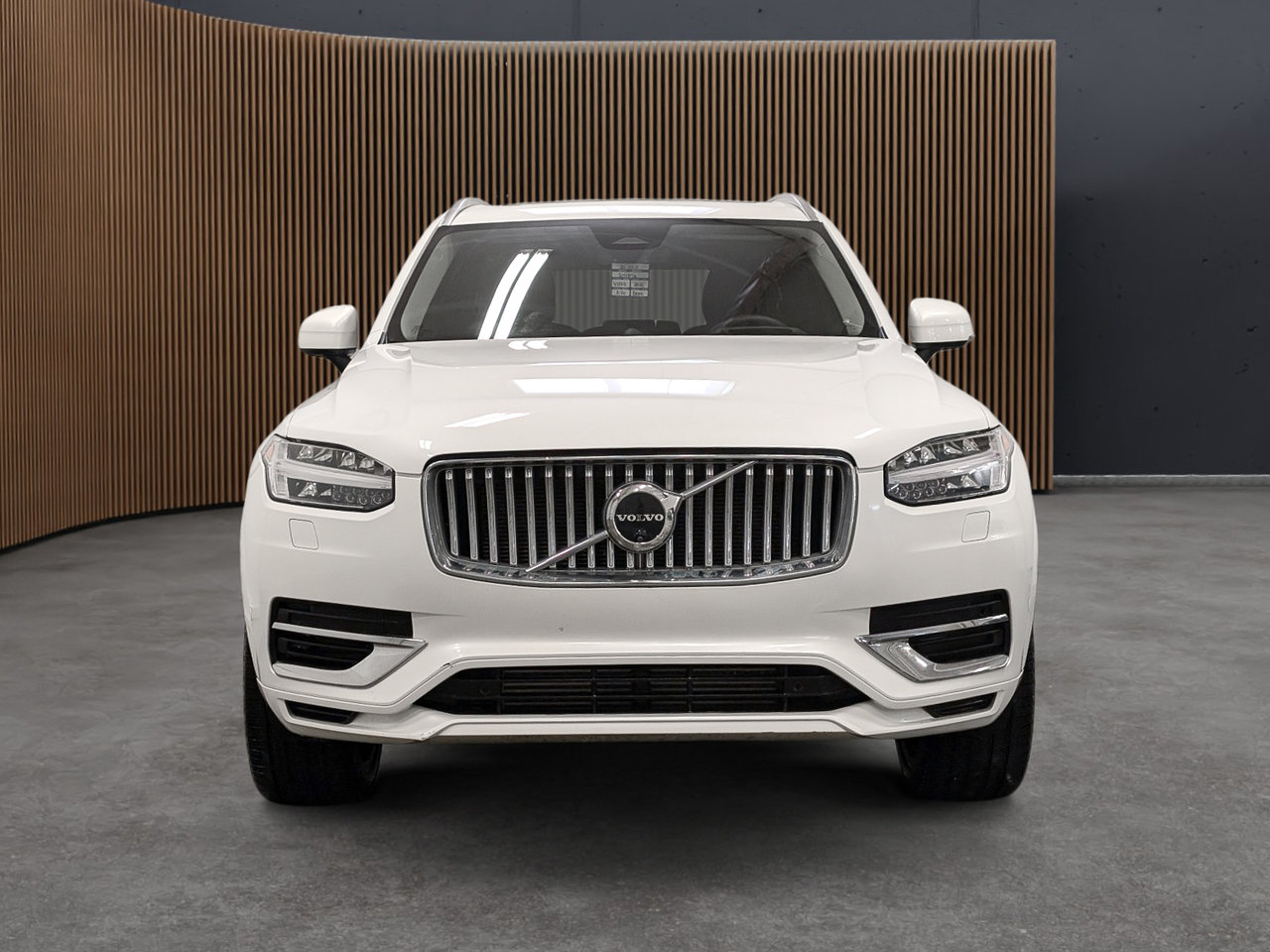 2025 Volvo XC90 Plug-In Hybrid T8 AWD Ultra Bright Theme 7-Seater-2